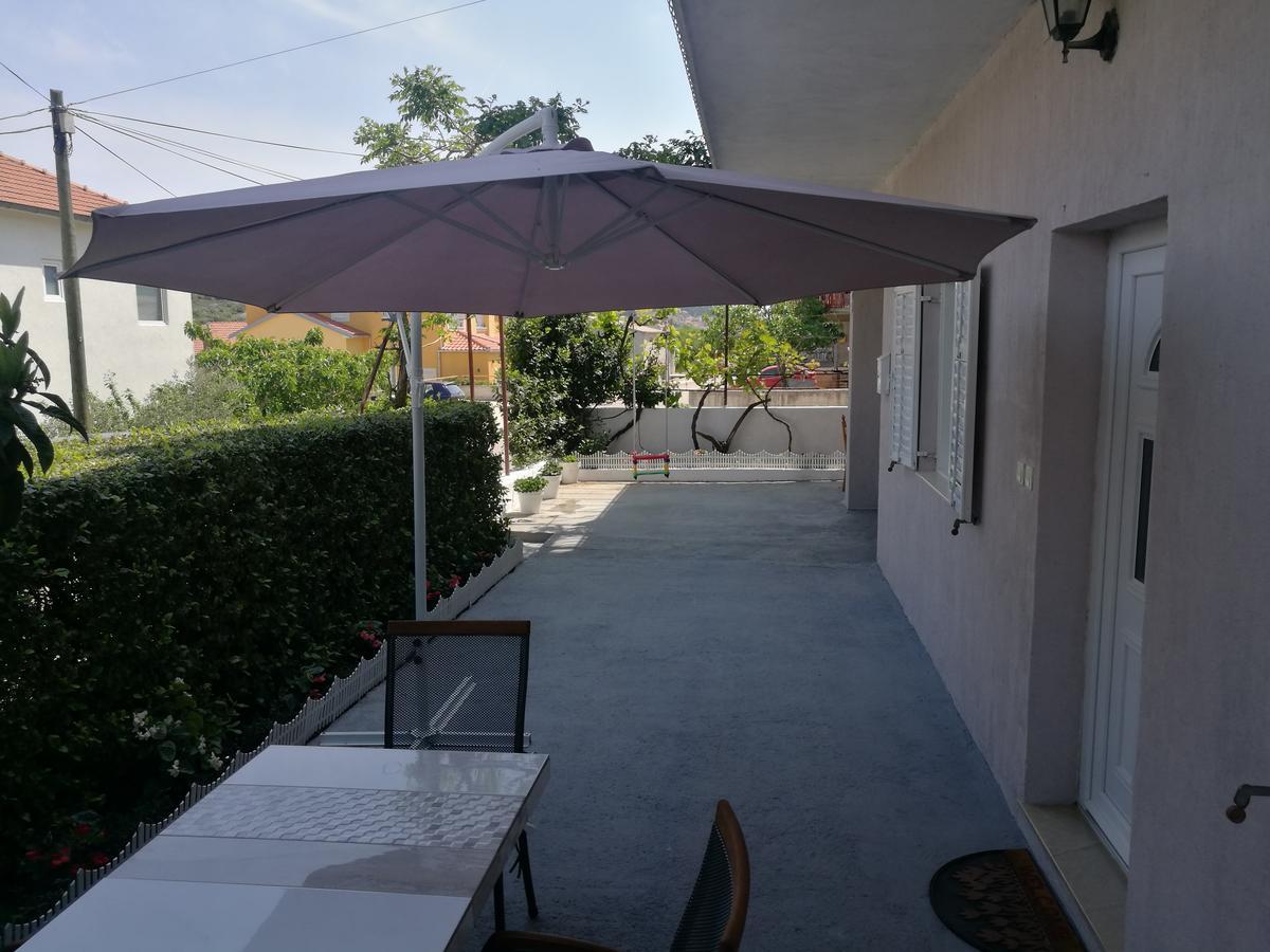 Apartment Cozy ชิเบนิก ภายนอก รูปภาพ